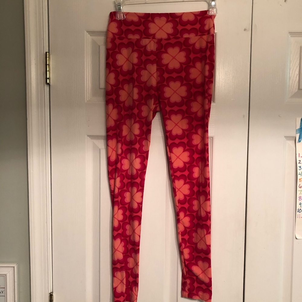 Lularoe one size Valentine’s Day leggings